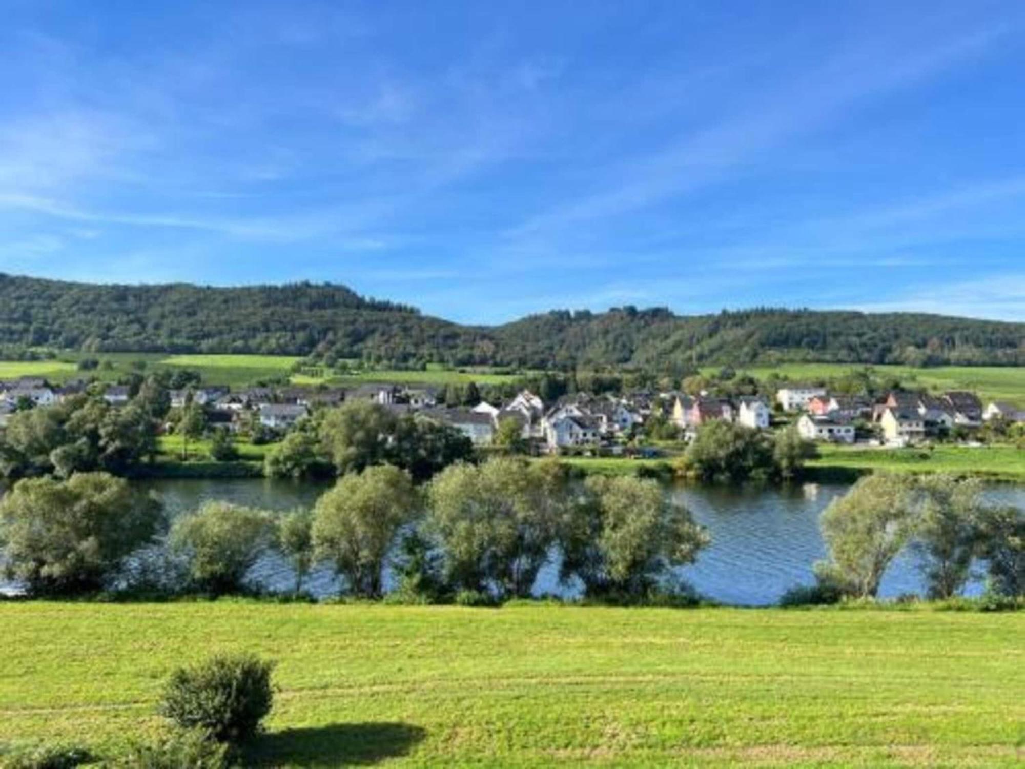 Sch ne Wohnung in der Moselregion Kinheim Exterior foto