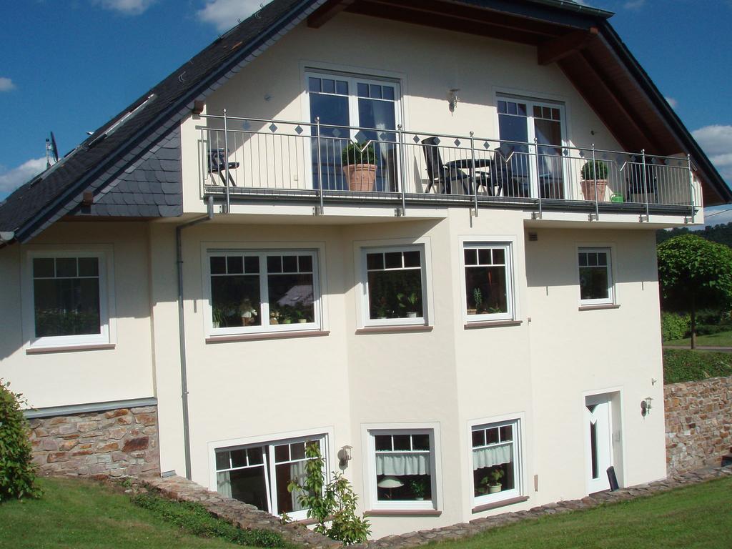 Sch ne Wohnung in der Moselregion Kinheim Exterior foto